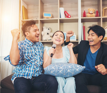 Tìm hiểu lý do: Tại sao hát ở Karaoke lại hay hơn khi hát ở nhà?