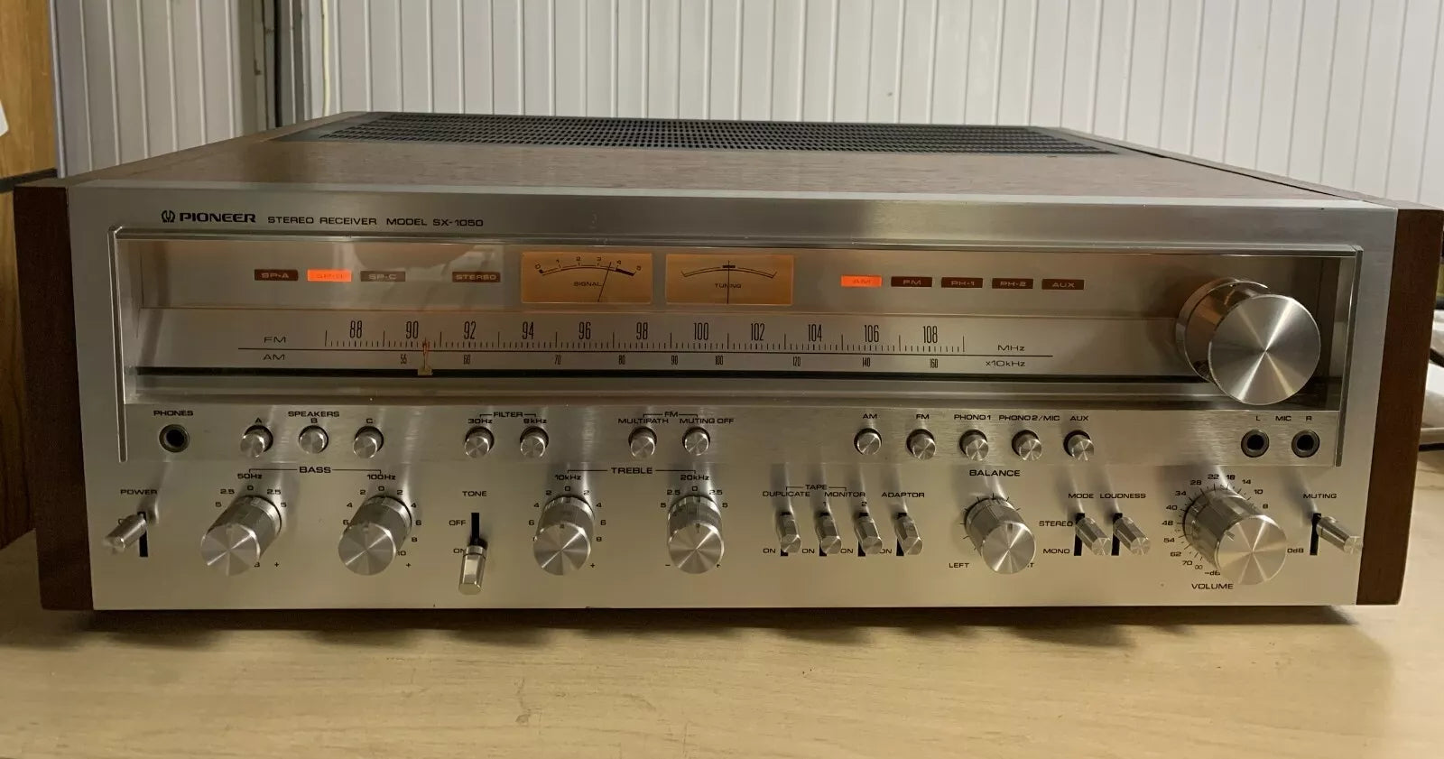 GREAT PIONEER SX-1050 VINTAGE RECEIVER -Professionally serviced And Cleaned